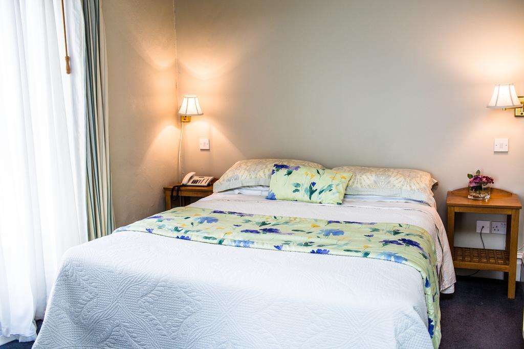 Byrnes Wine Dine Stay Ennistimon Pokój zdjęcie
